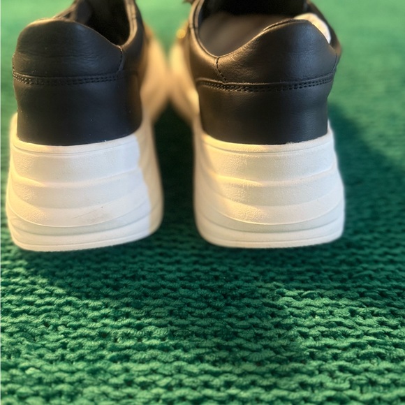 Valentino Monochrome Sneakers with Bold Branding - Picture 7 of 9